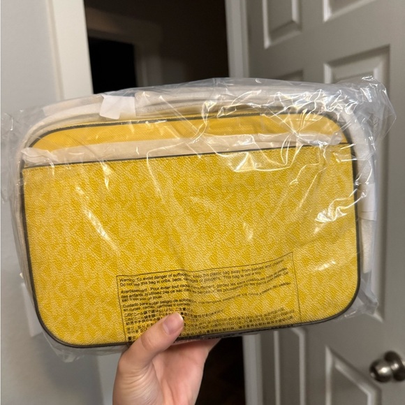 NWT Michael Kors Jet Set Large Logo Crossbody Bag - Picture 7 of 7